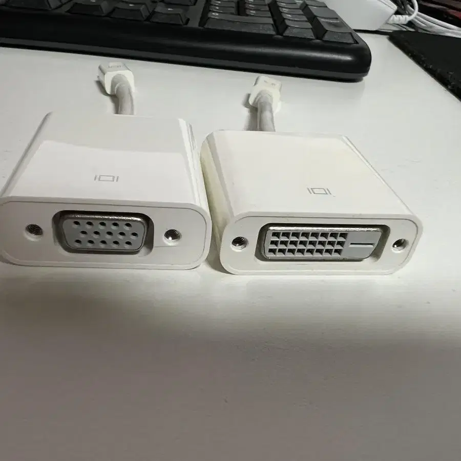 애플 Mini Display Port DVI 2종(개당 만원)