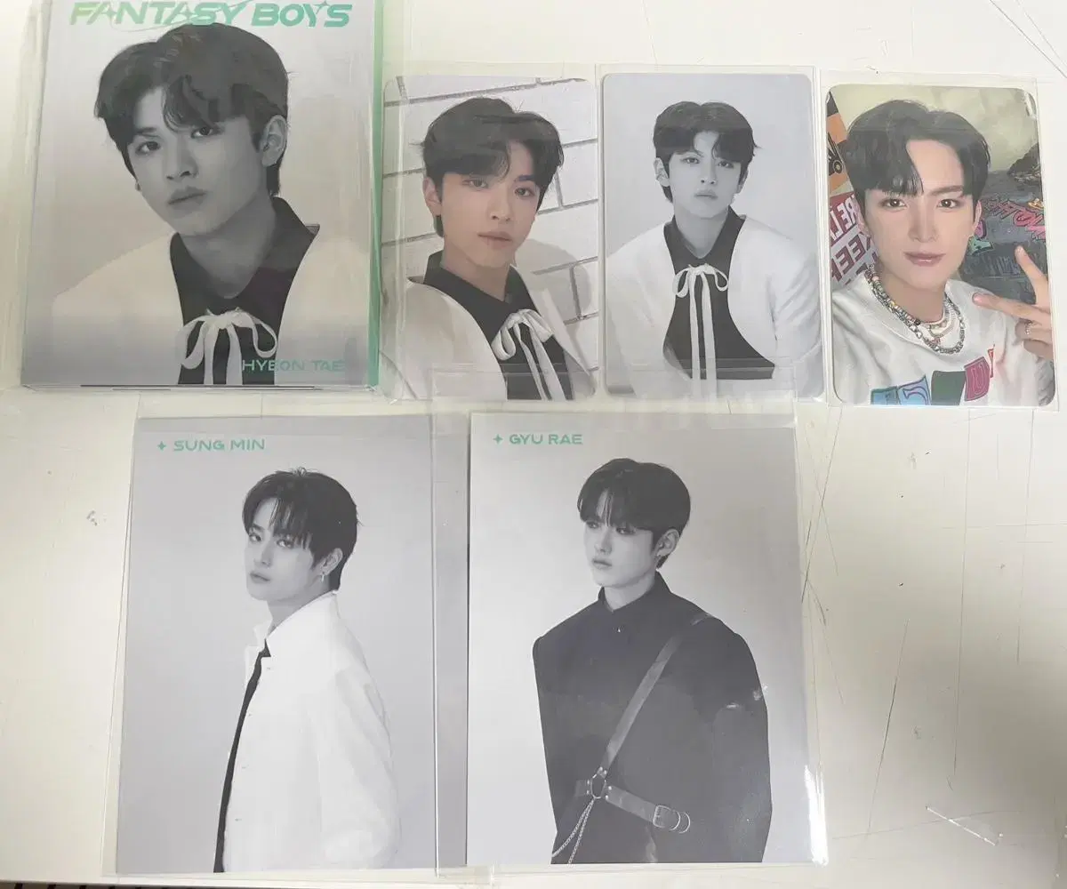 Last price first served)Fantasy Boys album photocard