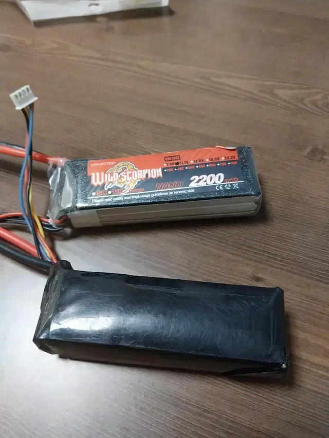 와일드 스콜피온 11.1V 2200mAh Li-Po 배터리