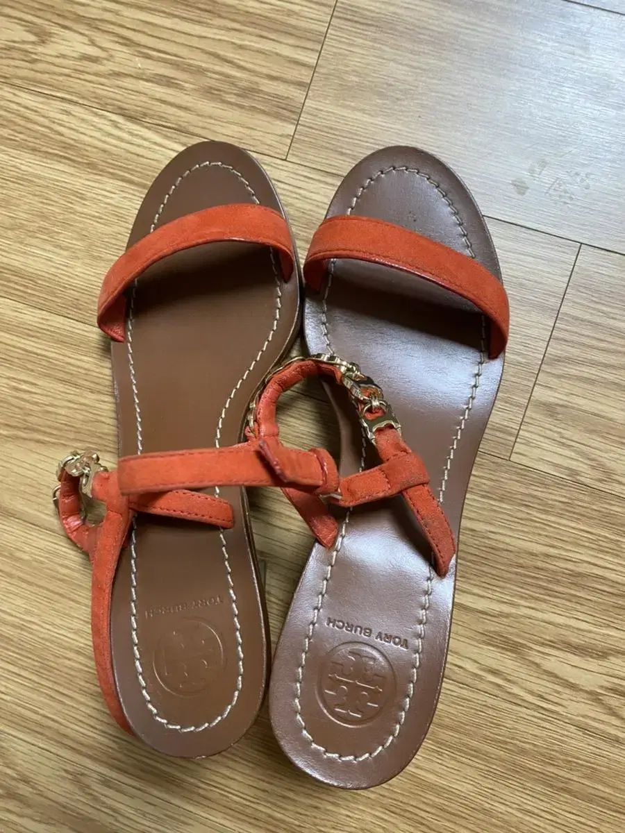  Tory Burch sandals