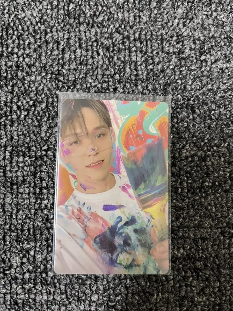 Seventeen Feathersun vernon paintsPhotocard