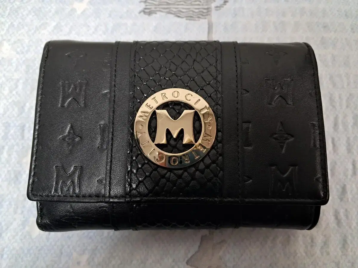 Preloved Metrocity wallet