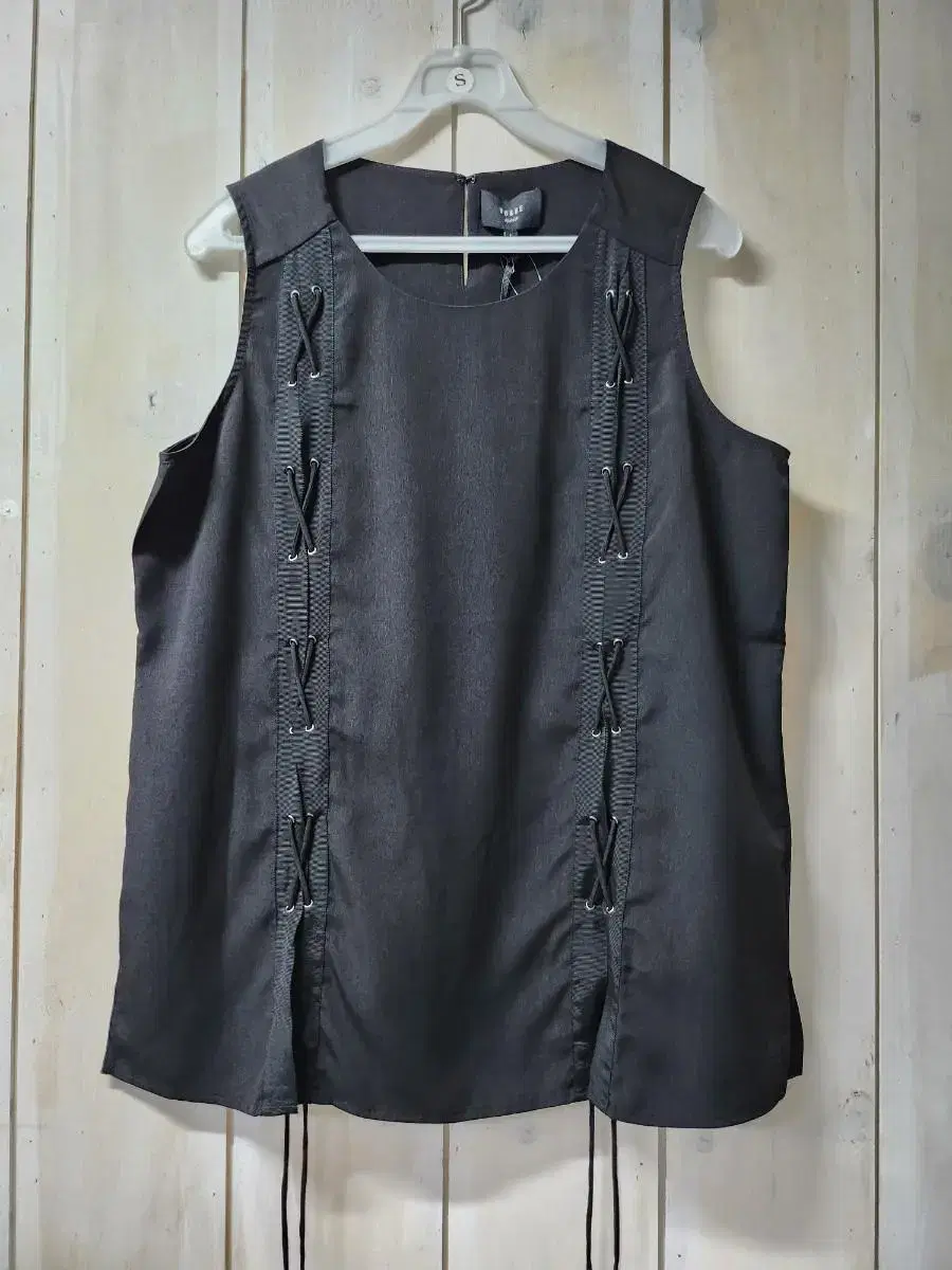 [L] New Ro&De Noir Unique Sleeveless Blouse (New Sale)