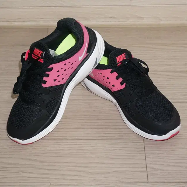 WMNS NIKE LUNARSWIFT+3 (루나스위프트) 여성 런닝화