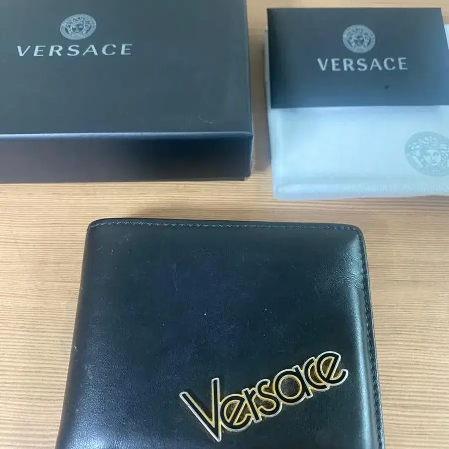 Versace 베르사체 반지갑 팝니다