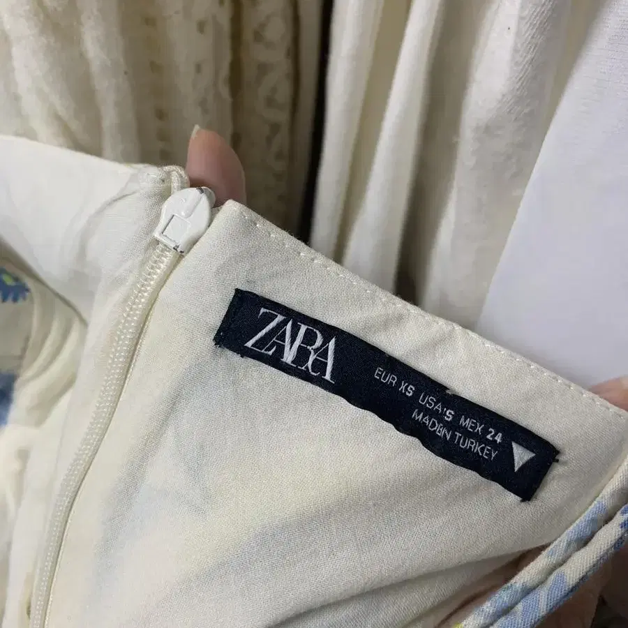 김채원 자라 ZARA 린넨 프린트 원피스