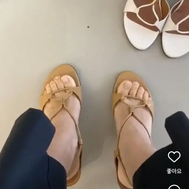 살롱드주 파이 샌들 SALONDEJU pipe sandal 베이지 250