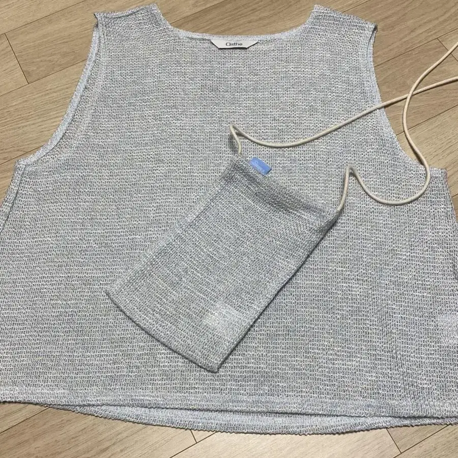 오스더 민소매 슬리브리스 osthe sleeveless knit