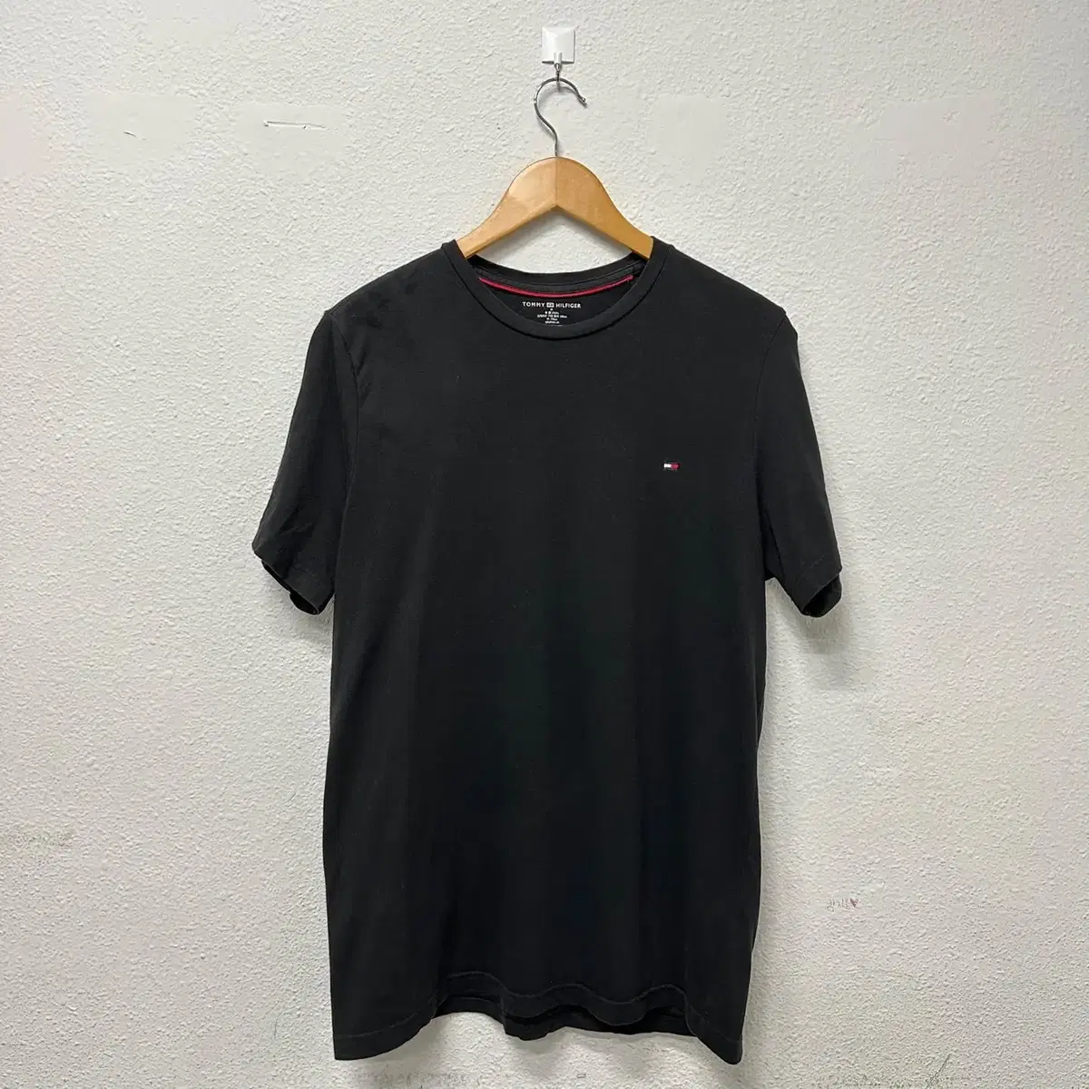 Tommy Hilfiger Basic Logo Short Sleeve T-Shirt 95 (M)