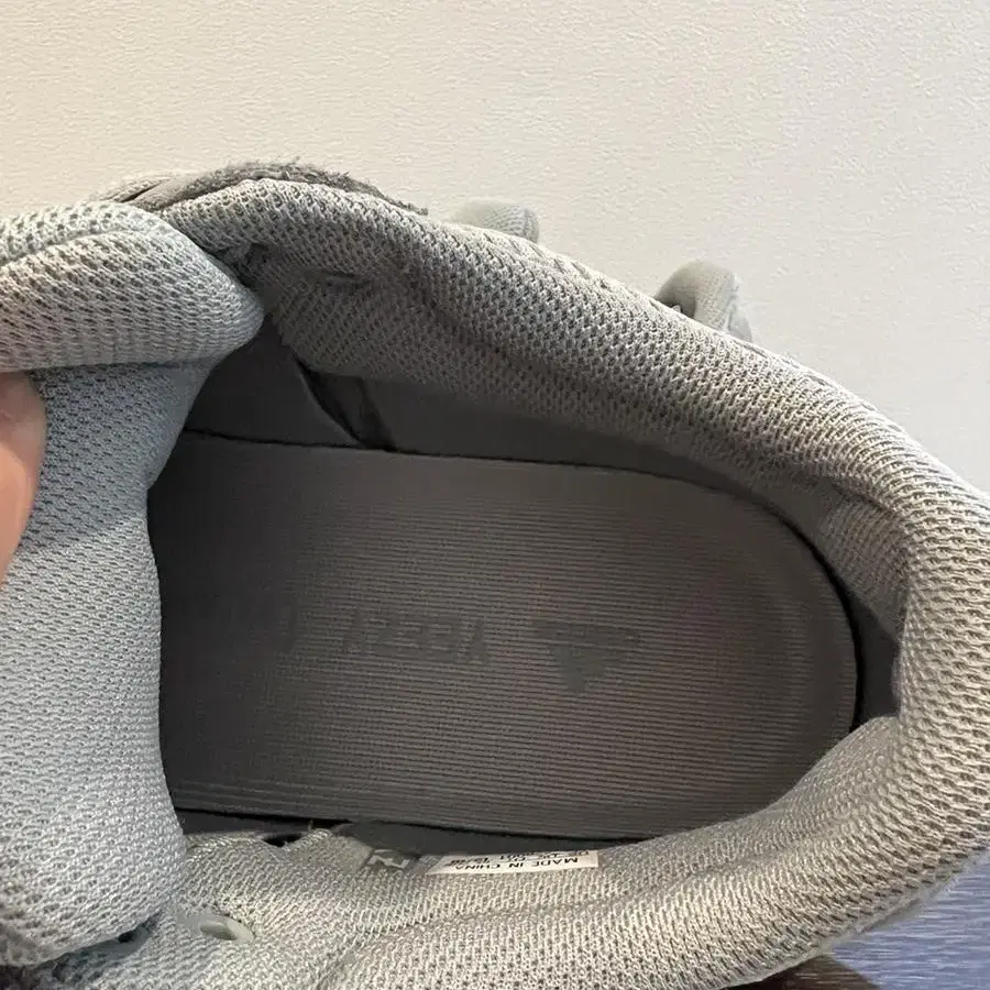 yeezy boost 700 eg7597