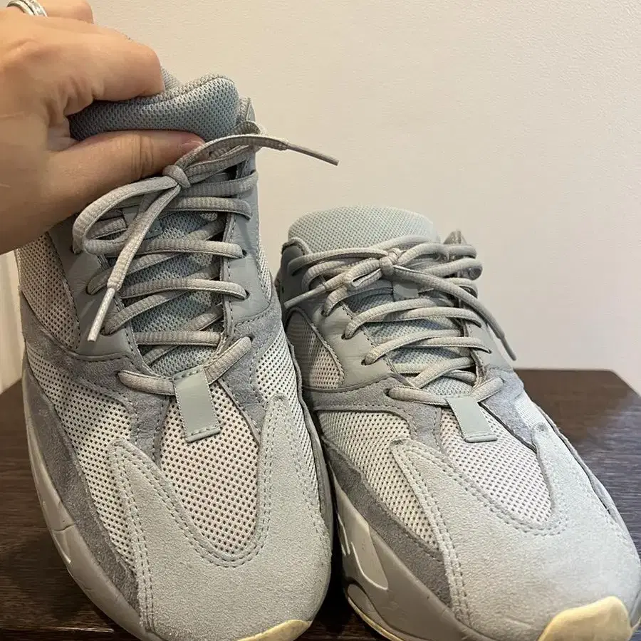 yeezy boost 700 eg7597