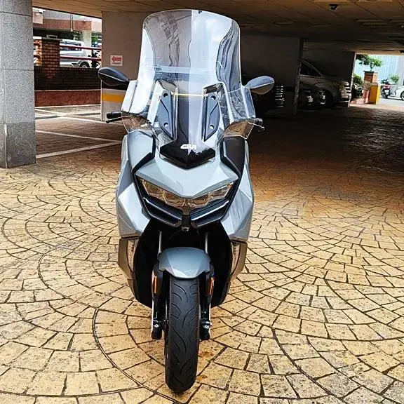 깔끔하게 관리한 BMW C 400 GT 판매합니다.(2019년식)