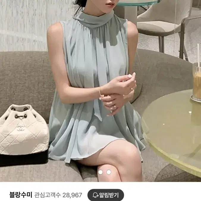 홀터넥 프릴 블라우스 스카프