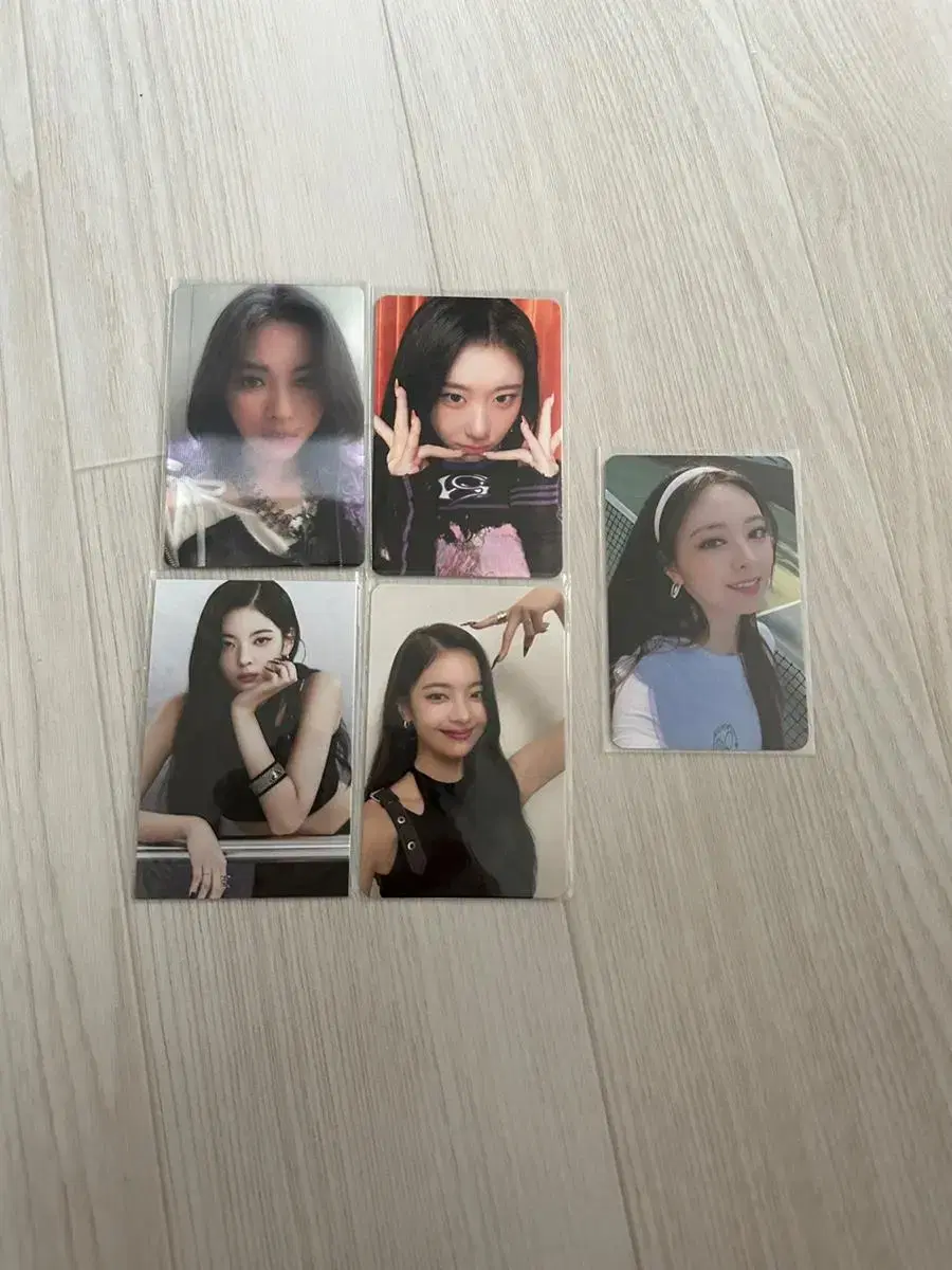 Itzy Cheshire Alpo ryujin chaeryeong lia unbelievable 2nd period yuna photocard