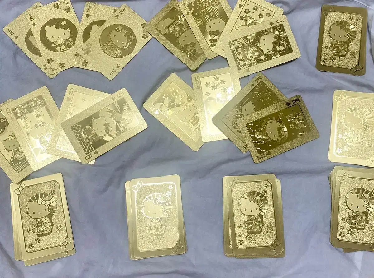 Hello Kitty Gold Playing Card