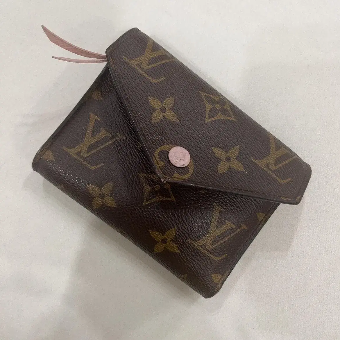 Louis Vuitton vahn wallet