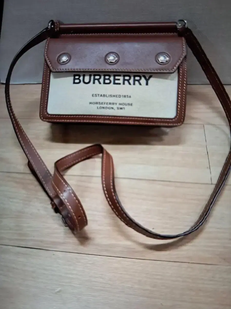 Burberry Minicross