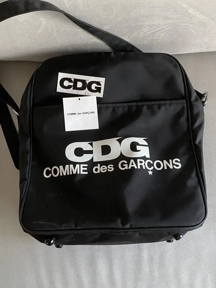 꼼데가르송 cdg 크로스백 / 메종마르지엘라 베이프 스투시 아식스