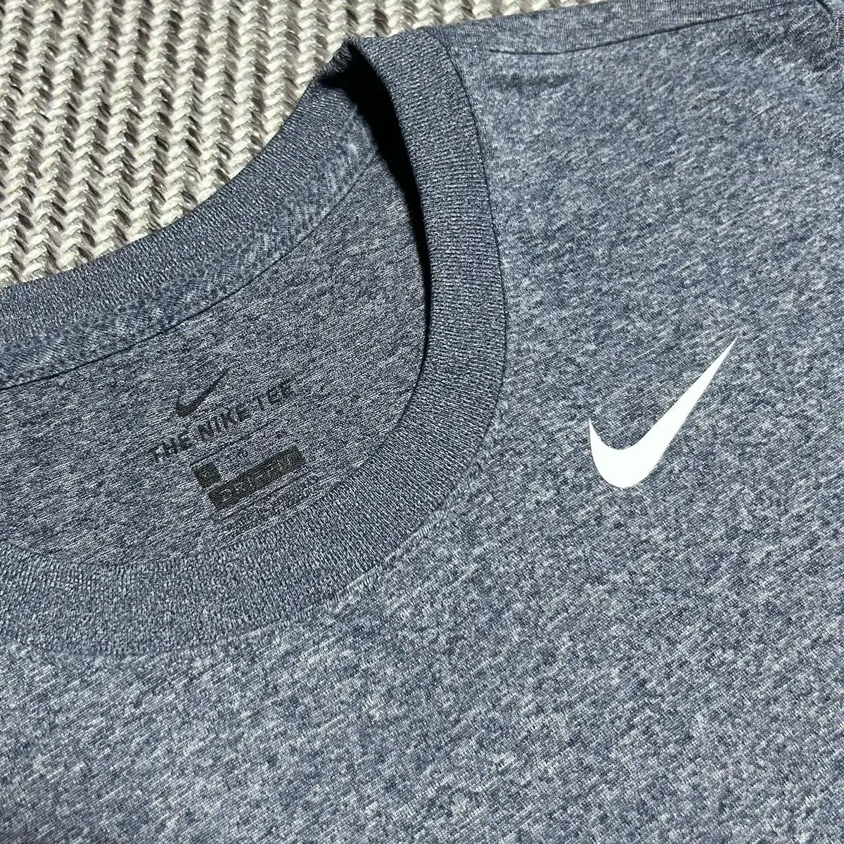 [ M ] Nike 나이키 스우시 기능성 라운드 반팔티