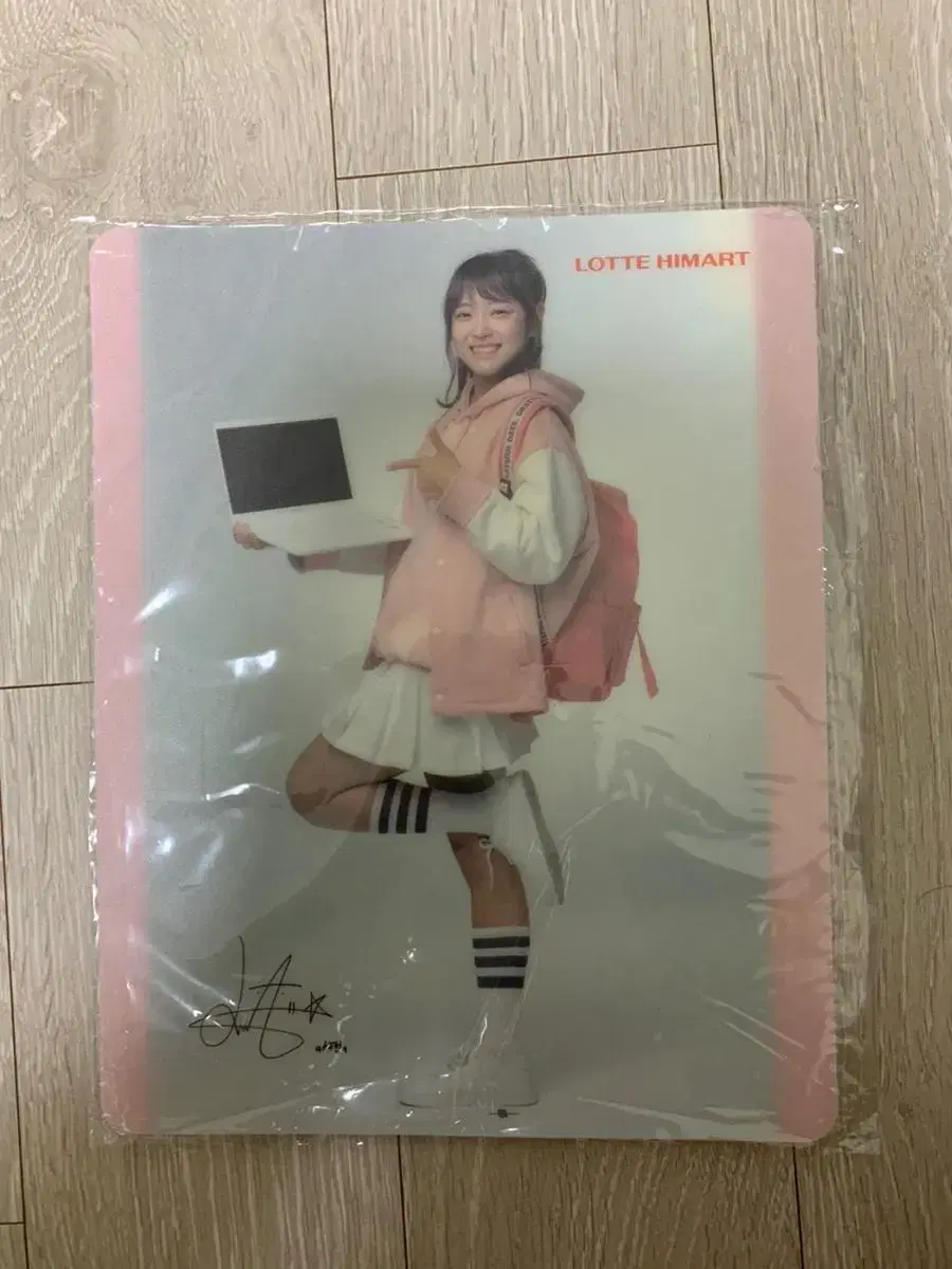 Kim Sejeong Kim Lien Scale, Hi-Mart Mousepad