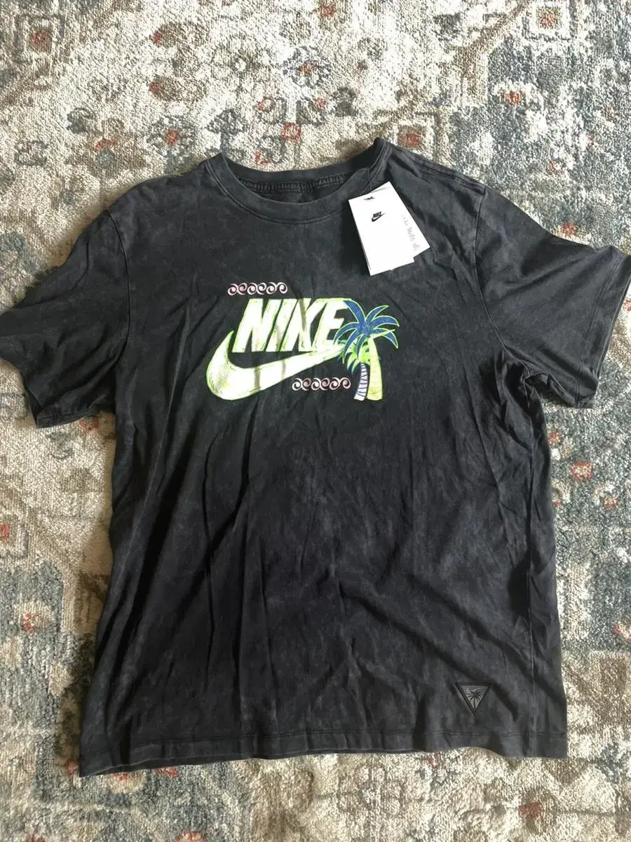 Nike Vahn Short Sleeve Tee (New.XL)