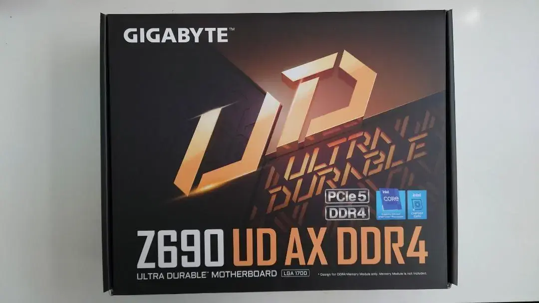 GIGABYTE Z690 UD AX DDR4 제품의 보드BOX