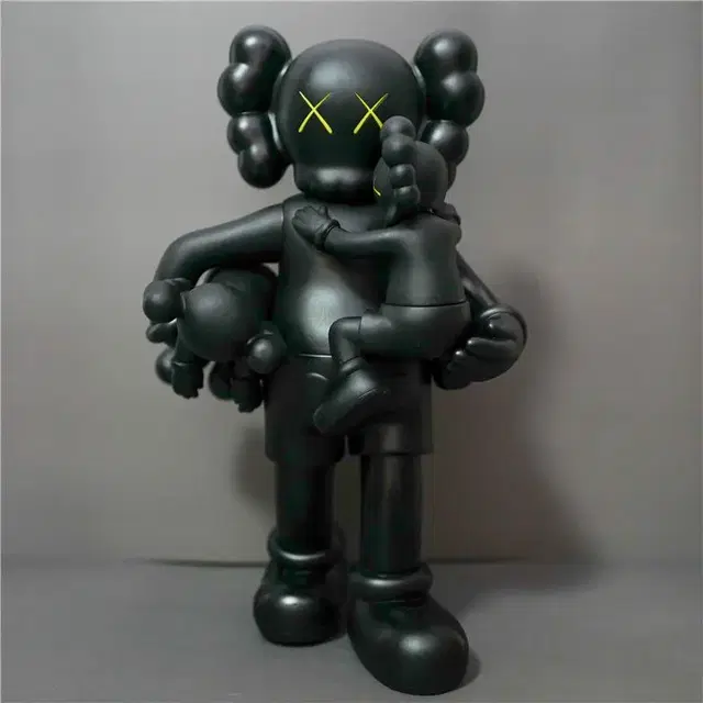 새상품 카우스 피규어 kaws 중형 사이즈 다양한 디자인 특별 판매