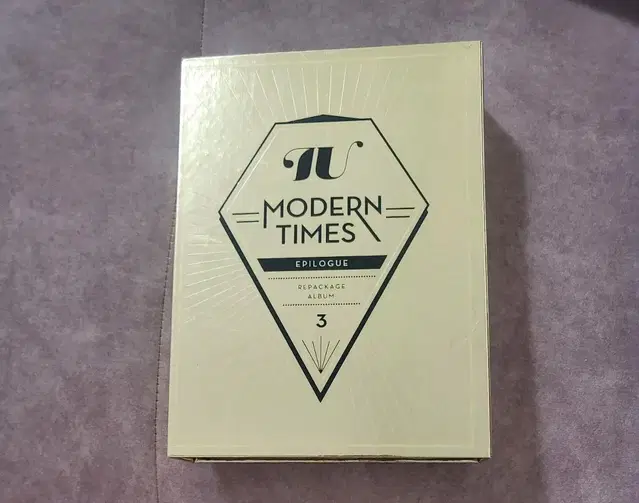 IU(아이유) MODERN TIMES 한정판 CD