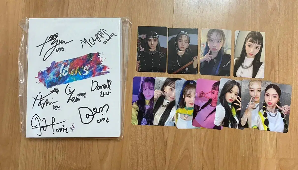 HOT ISSUE HOT ISSUE Handwritten sign album unreleased photocard Photocard