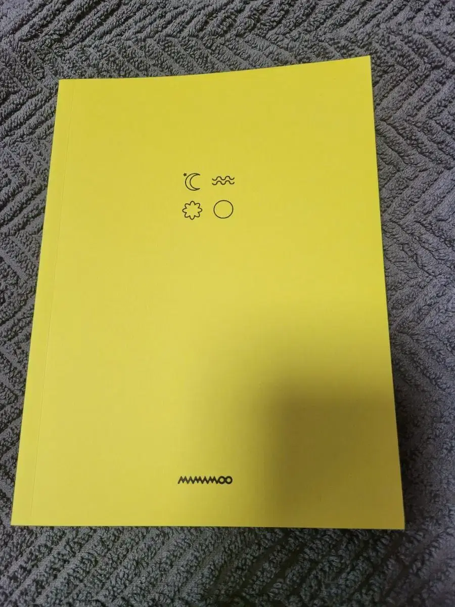 Mamamoo Diary merchandise.