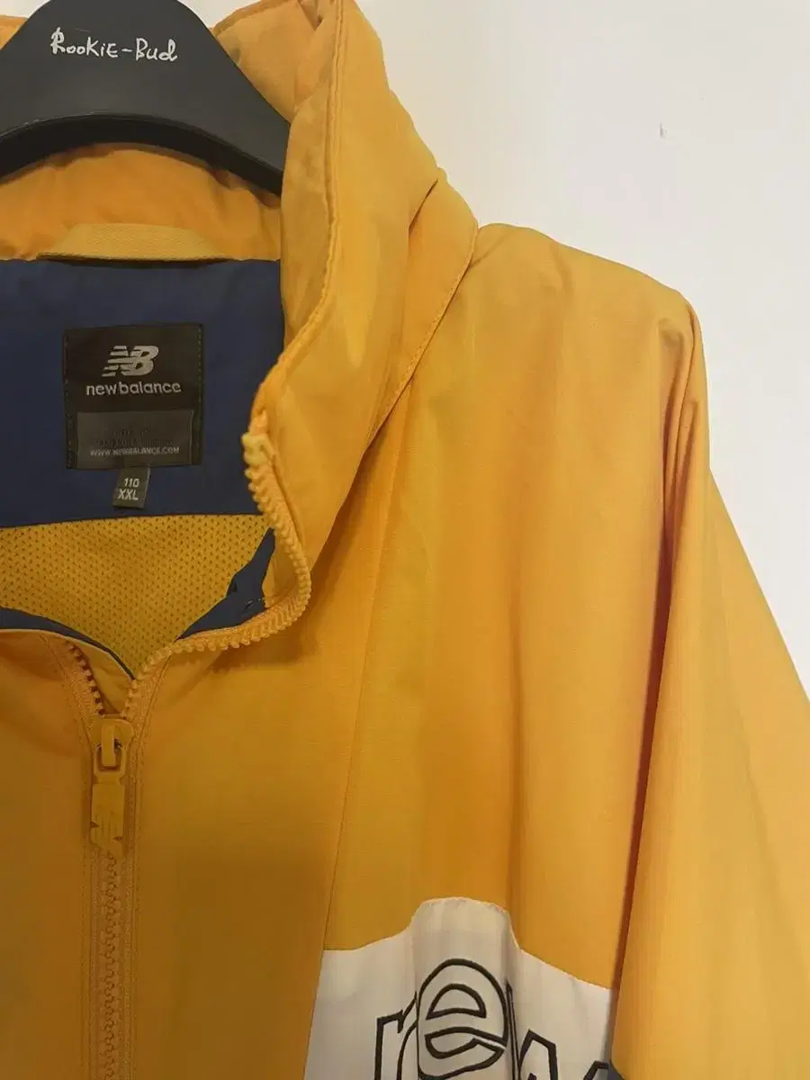 New Balance Windbreaker [XXL]