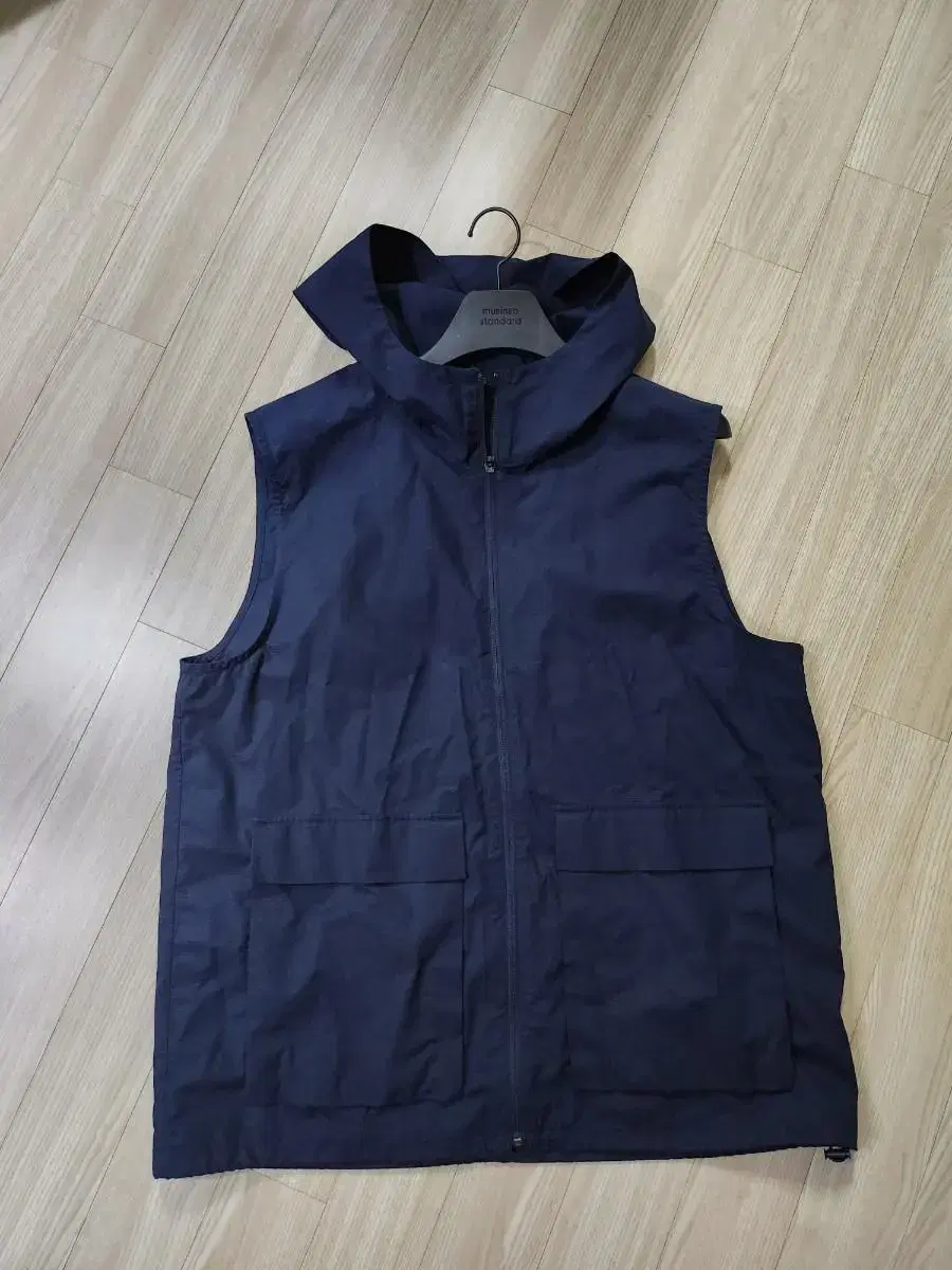 COS Hooded Vest M