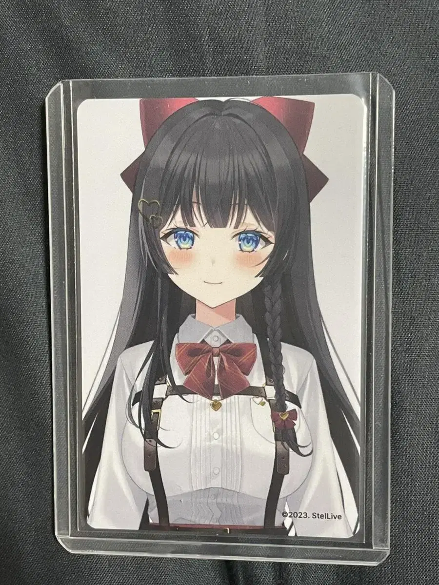 Stellive hina sells photo cards and canbadges