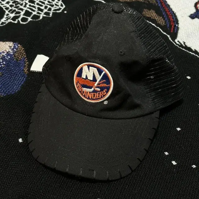 NY ISLANDERS TRUCKER CAP