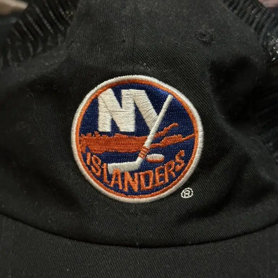 NY ISLANDERS TRUCKER CAP