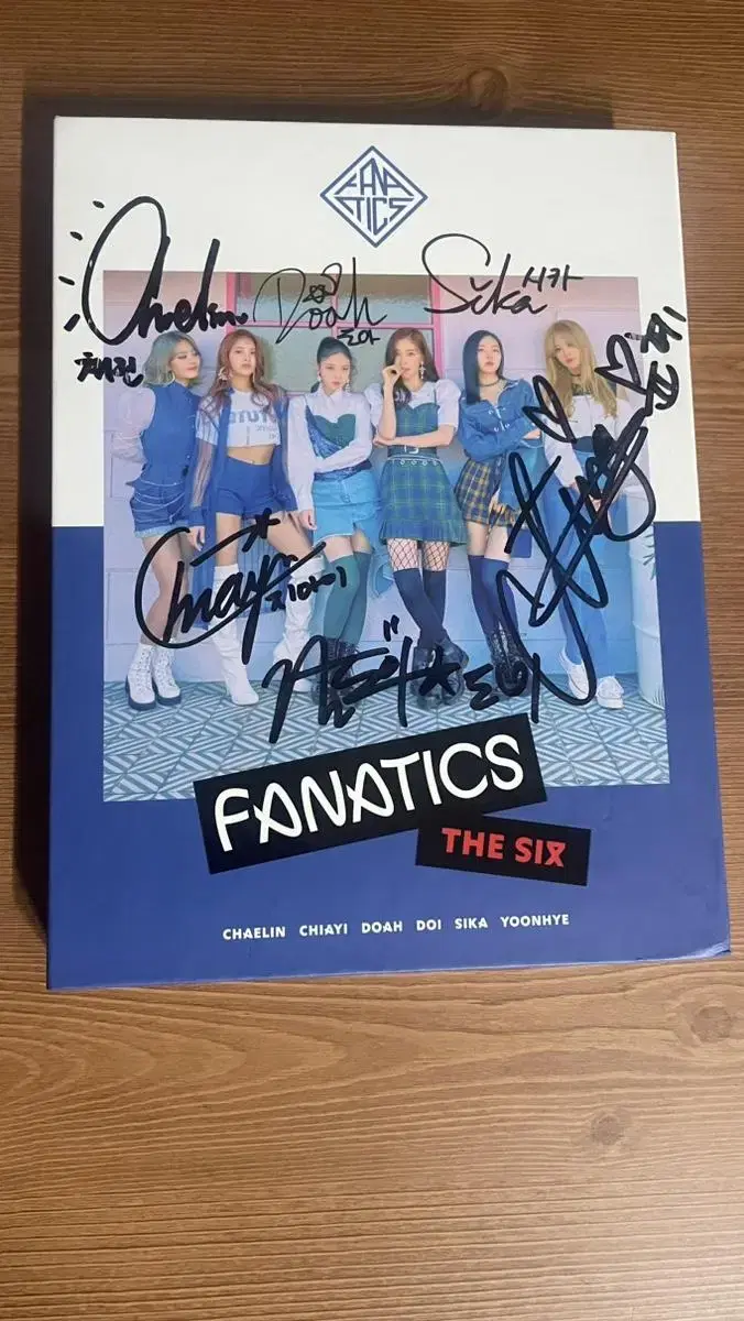 Panatics Vol. 1 sign album