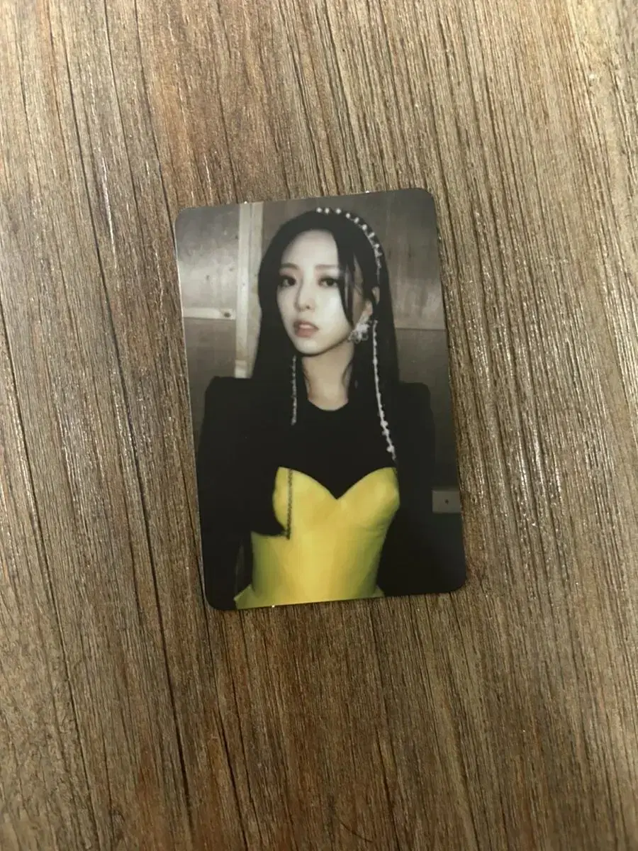 itzy yuna photocard