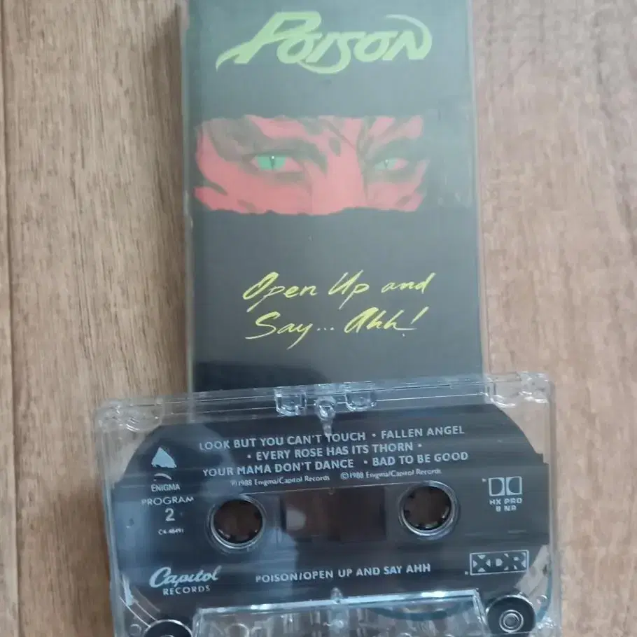 poison 수입 카세트테이프