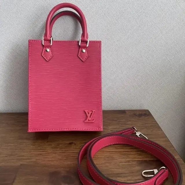 Louis Vuitton 루이비통 쁘띠 싹플라 에삐