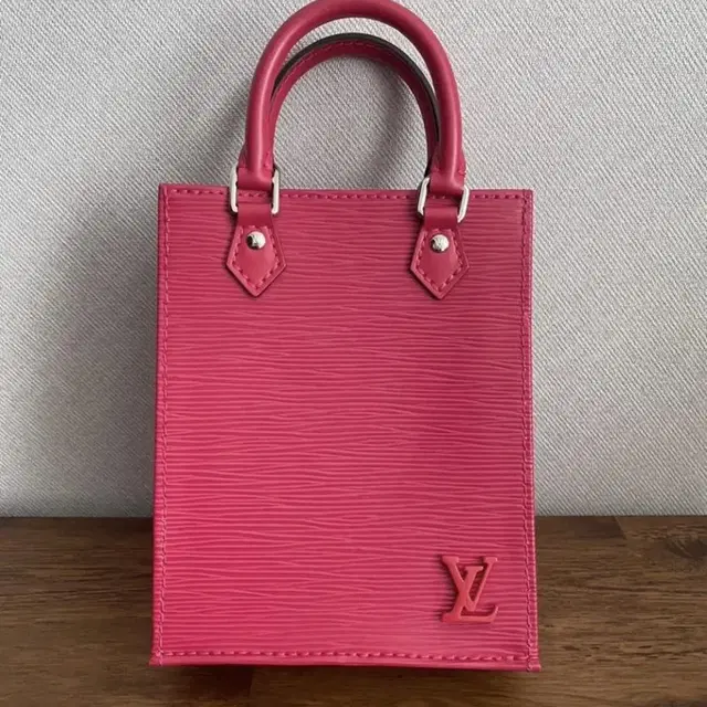 Louis Vuitton 루이비통 쁘띠 싹플라 에삐