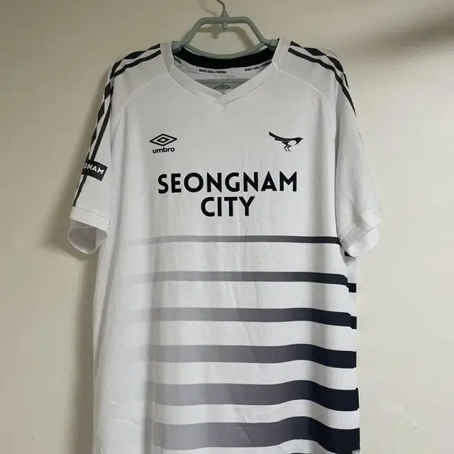 성남FC 22시즌 어웨이 유니폼