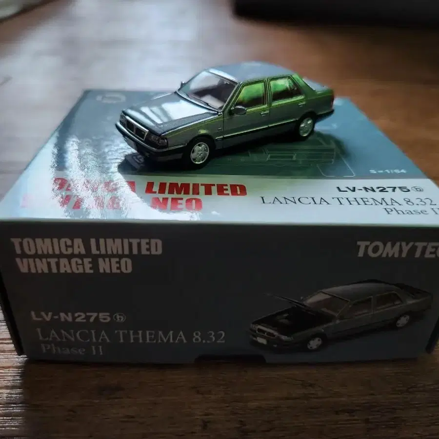 토리빈네오 Lancia Thema 8.32 Phase ll 다이캐스트