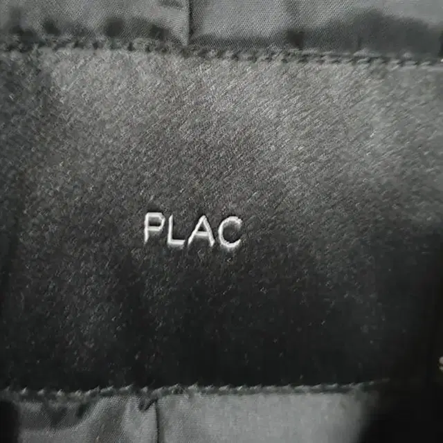 PLAC 코트 판매합니다