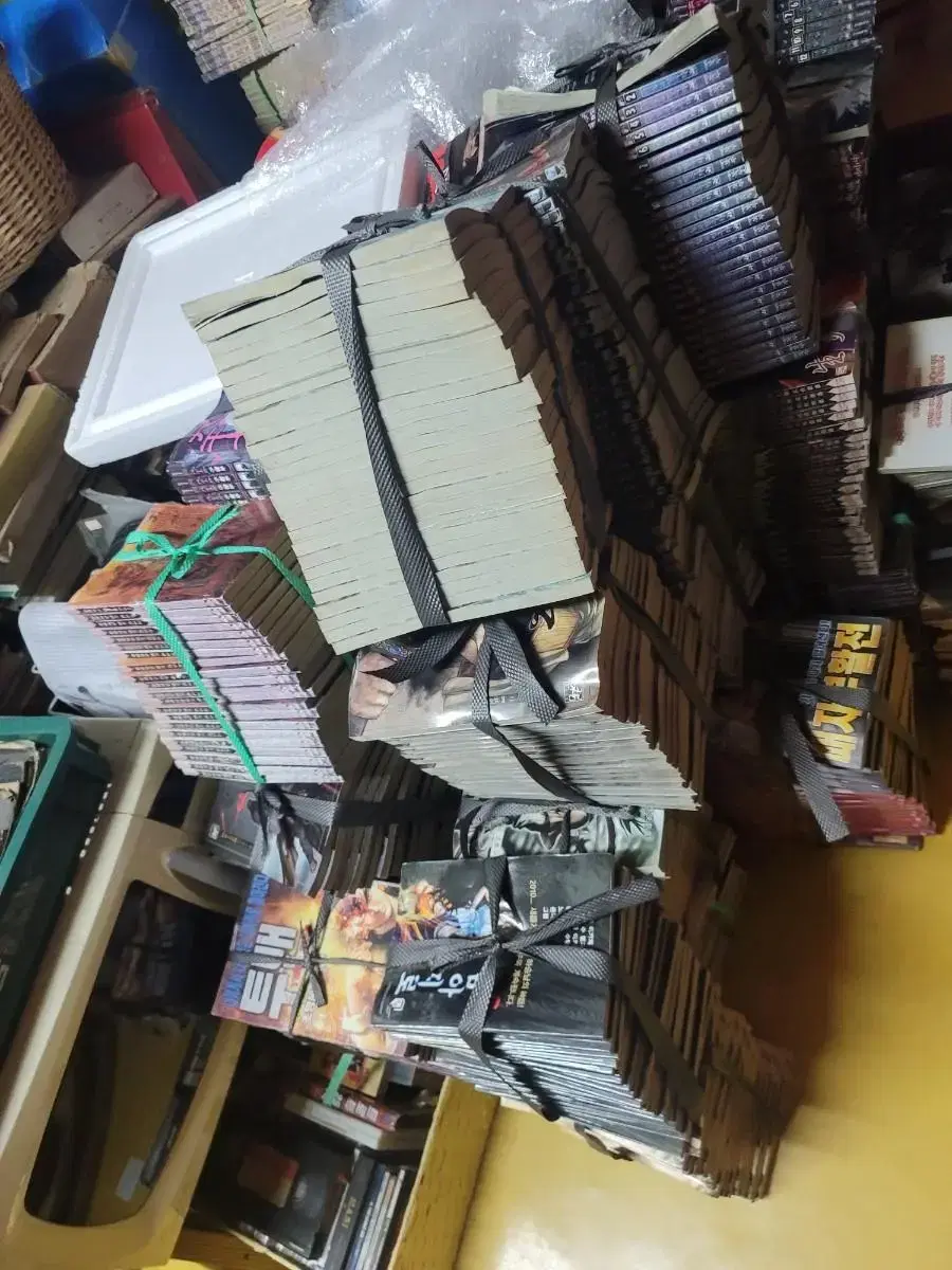 2000s Comic Books 220 quality /Antique Sharing