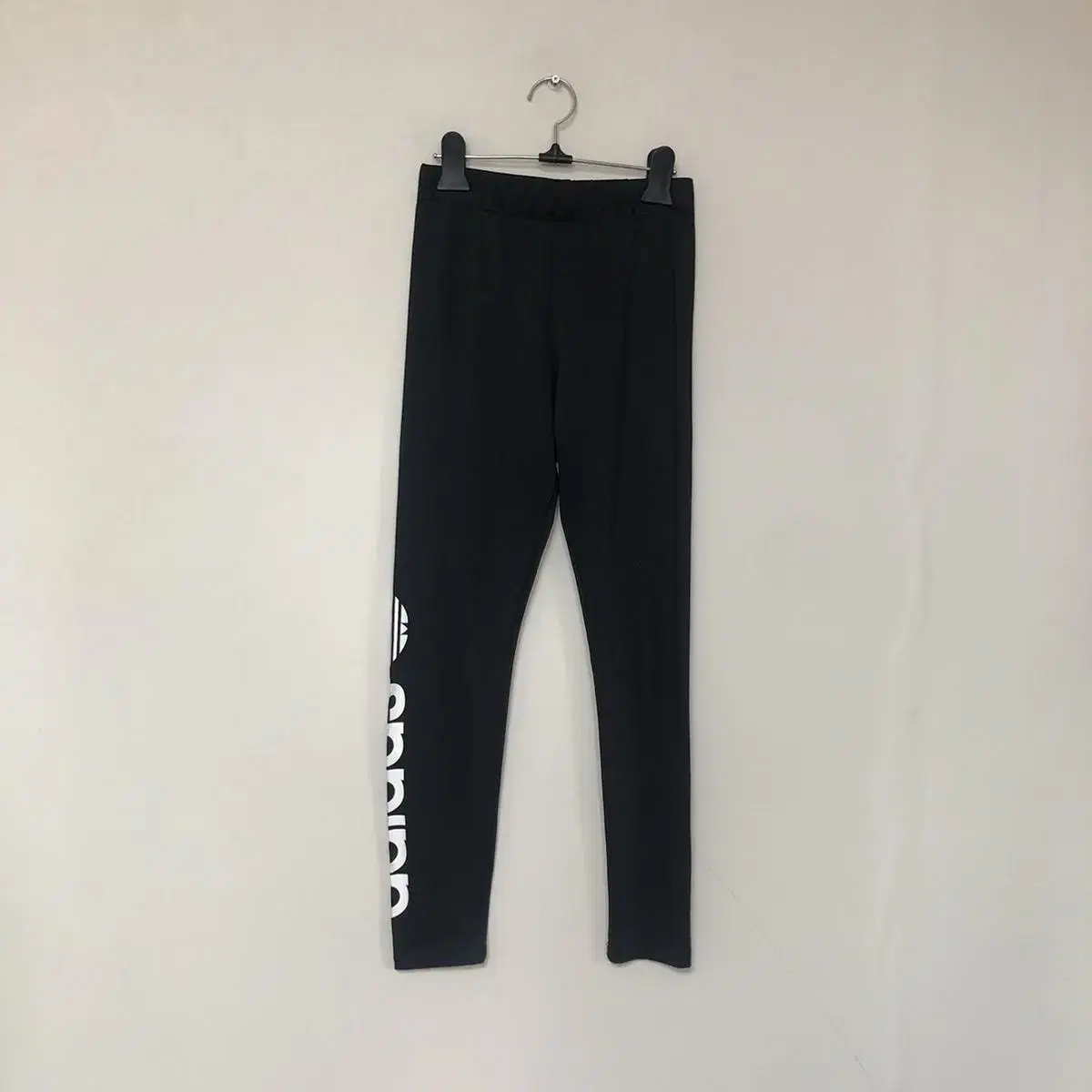 Vintage Adidas black leggings