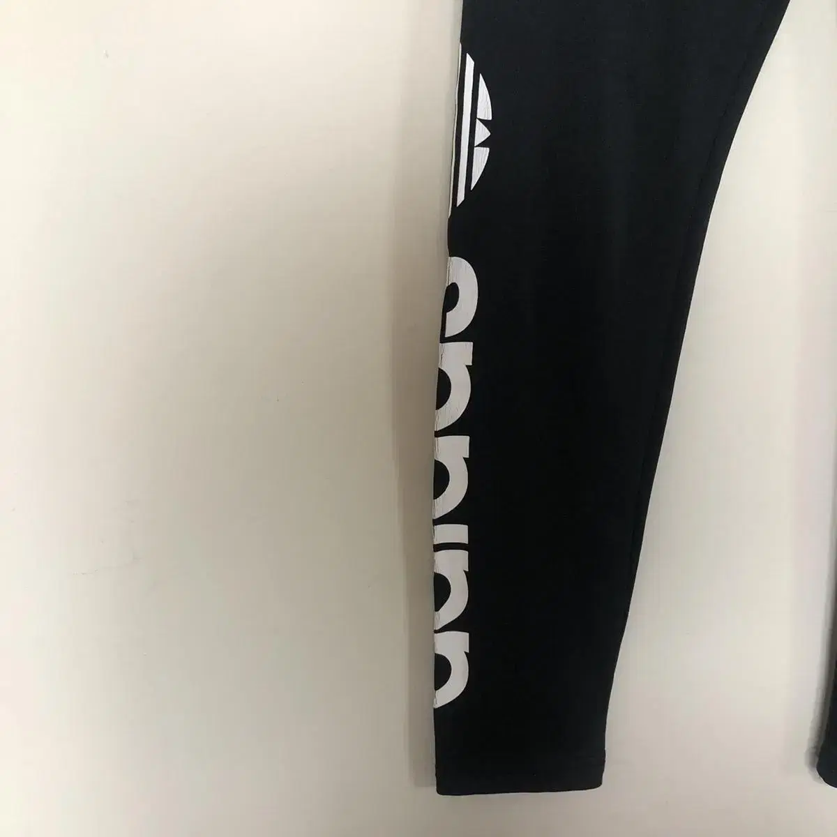 Vintage Adidas black leggings