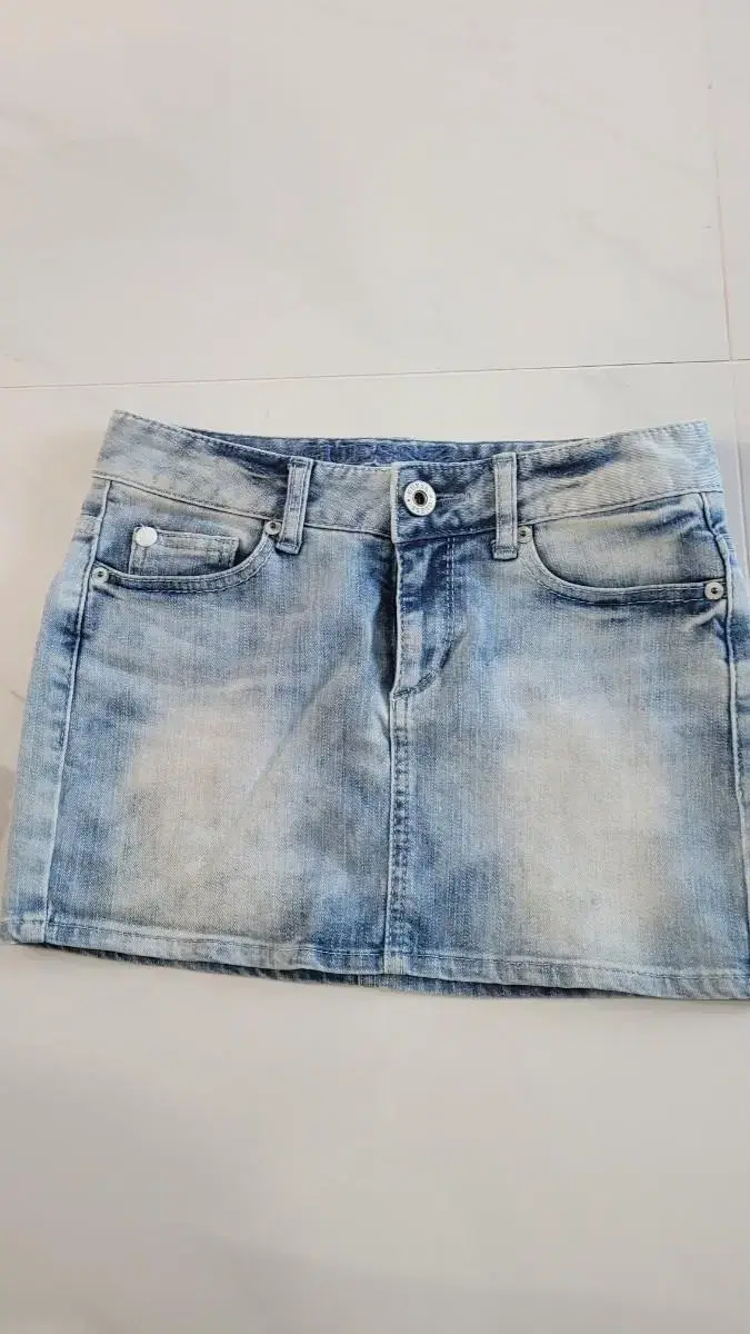 Guess denim miniskirt