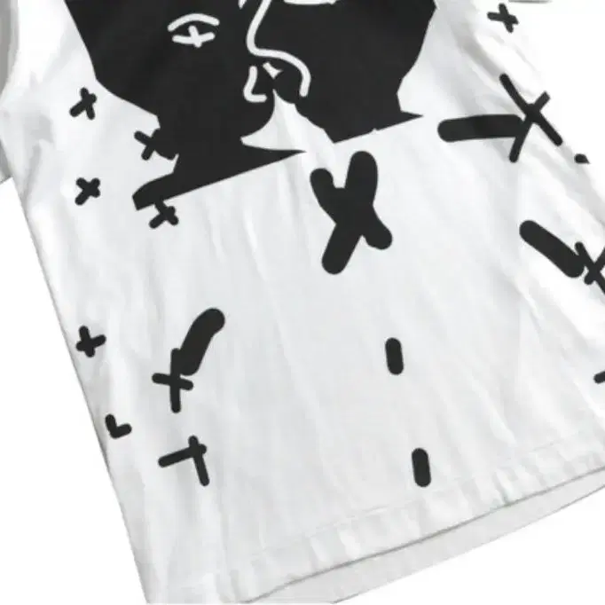 Comme Des Garcons Kiss Printed T-shirt