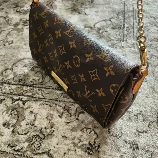 (Louis Vuitton) 루이비통 핸드백 판매합니다~