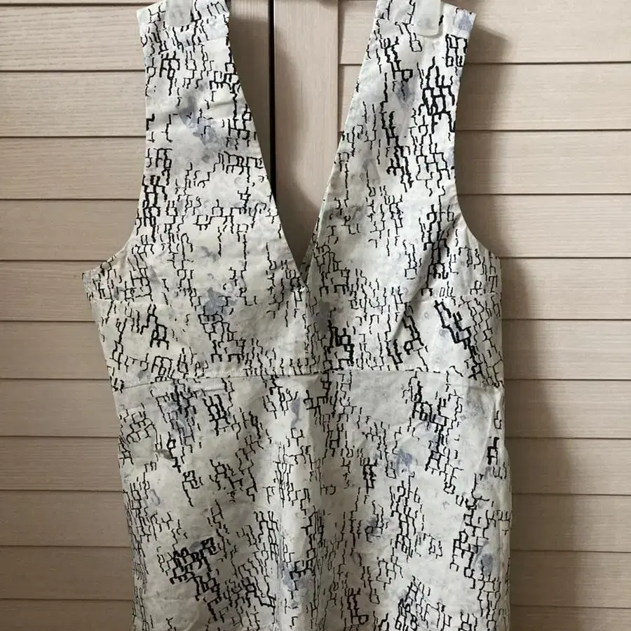 cos printed sleeveless top / 코스 프린트 탑 38